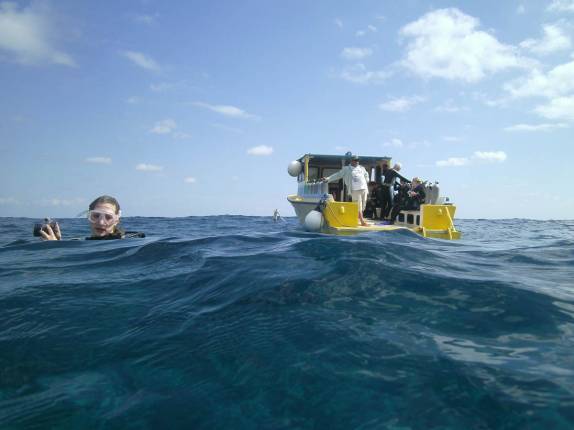 Início de mais um mergulho em Utila, ilha no litoral norte de Honduras